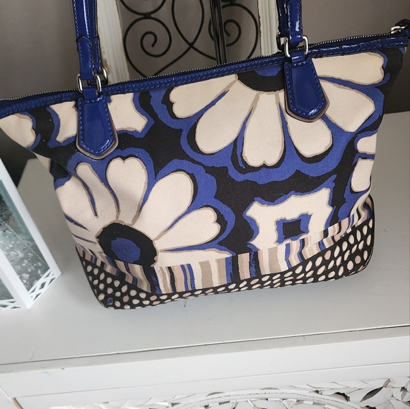 Coach Poppy Floral Blue and Cream Tote Bag Preowned - Picture 4 of 10